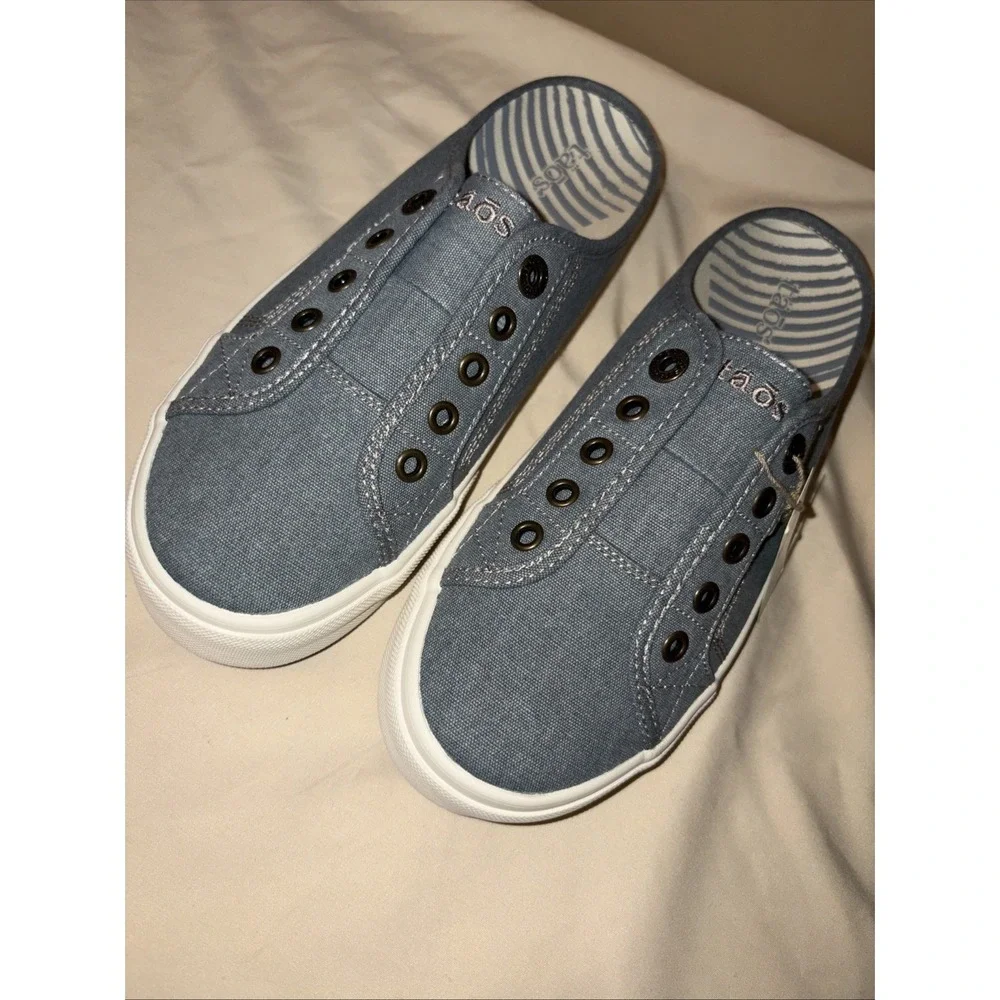 NWT $150 Taos EZ-Soul US 8 Slip On Sneaker Chambray Lake Blue Canvas Mules